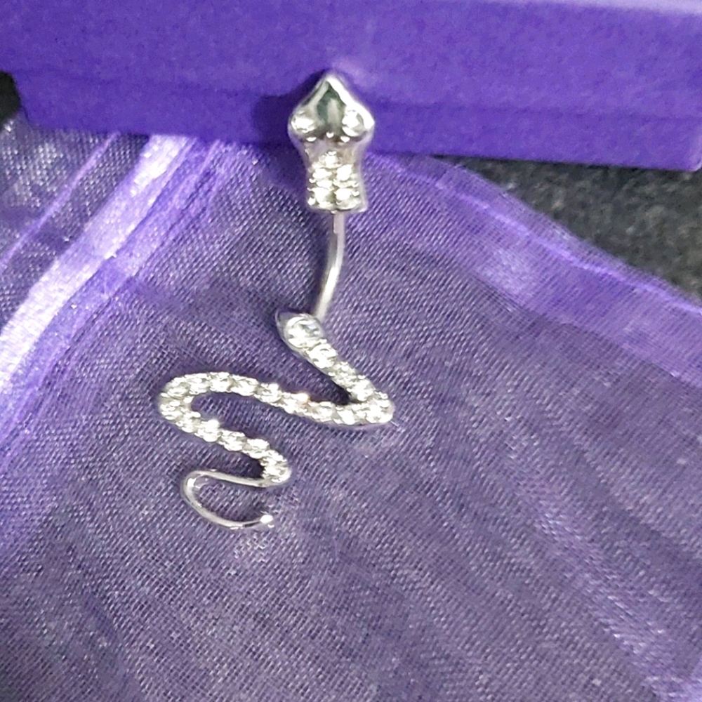 Poison from Heaven Belly Piercing - Picture 2 of 4